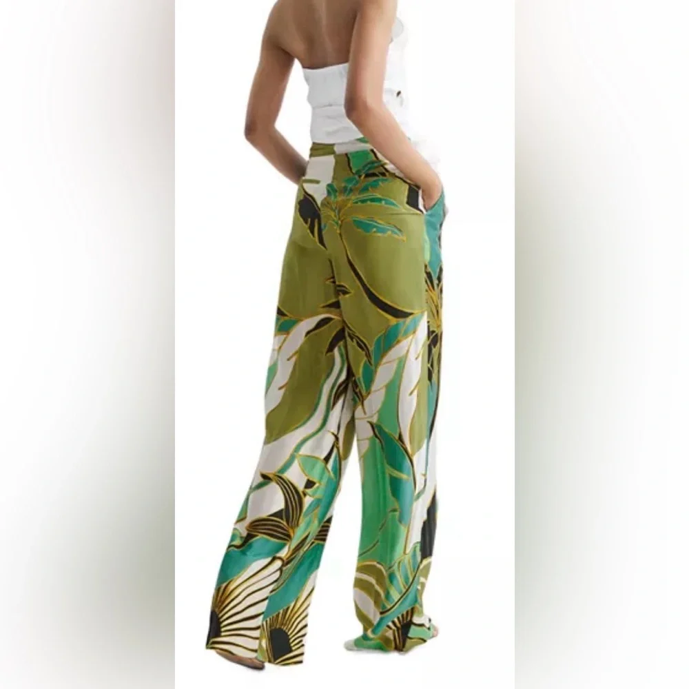 Elie Tahari wide leg palazzo pants. Tropical print Stretchy waist. Green. S. NWT - Picture 2 of 16